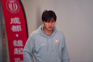 开云体育下载-德转：上海海港球员向荣峻租借中甲广西平果