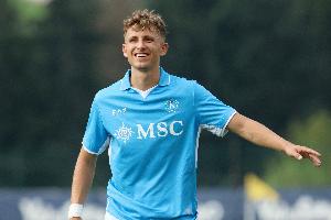 罗体：狼堡150欧租借+1600万选择买断林德斯特伦，过去两年0进球